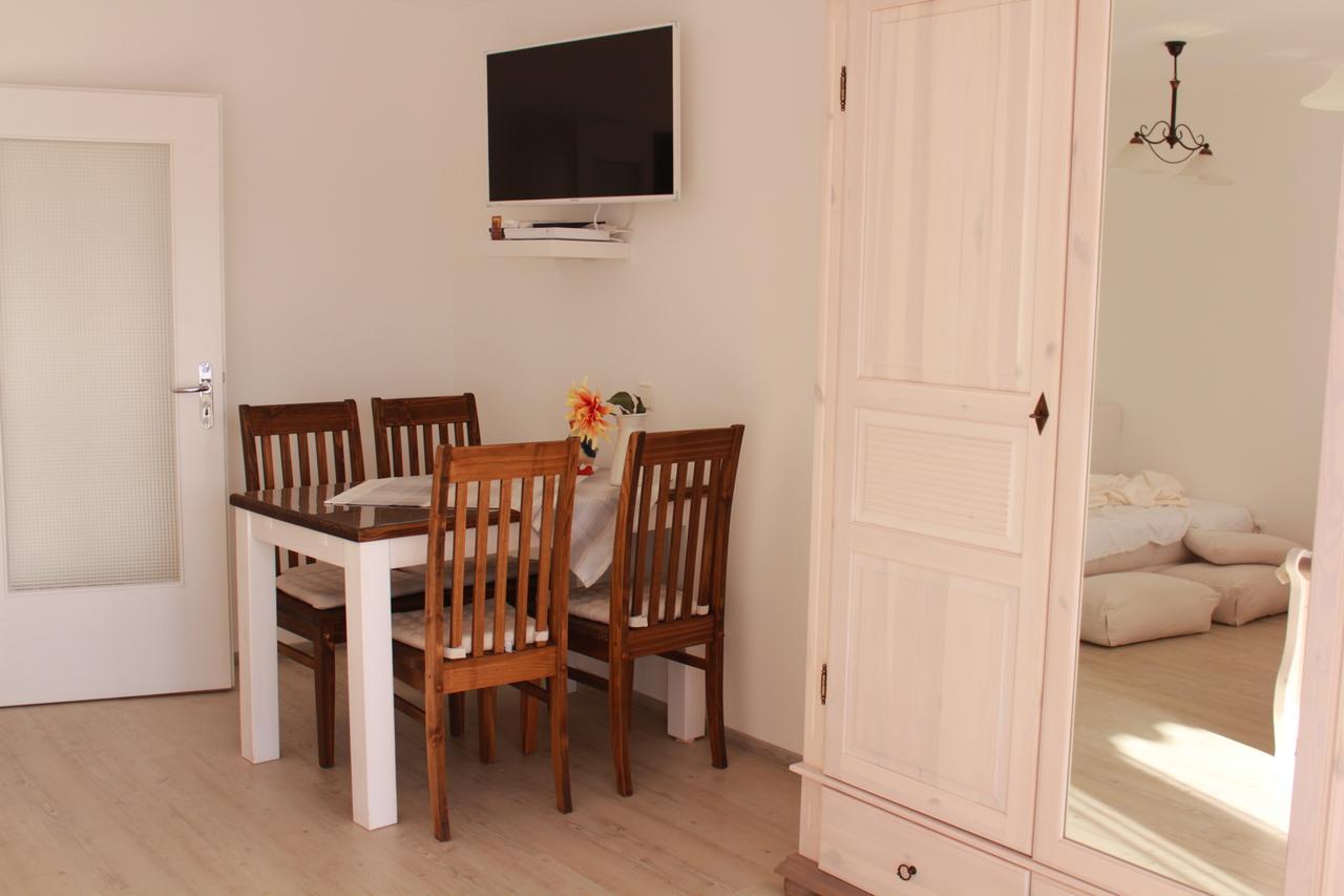 באד קרוצינגן Mariaprimavera Apartment Am Kurpark Mit Schwarzwaldblick * * * * מראה חיצוני תמונה