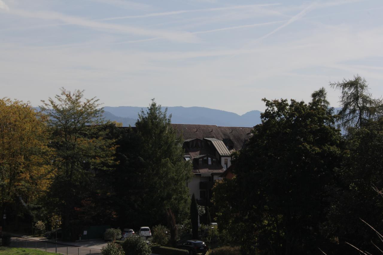 באד קרוצינגן Mariaprimavera Apartment Am Kurpark Mit Schwarzwaldblick * * * * מראה חיצוני תמונה