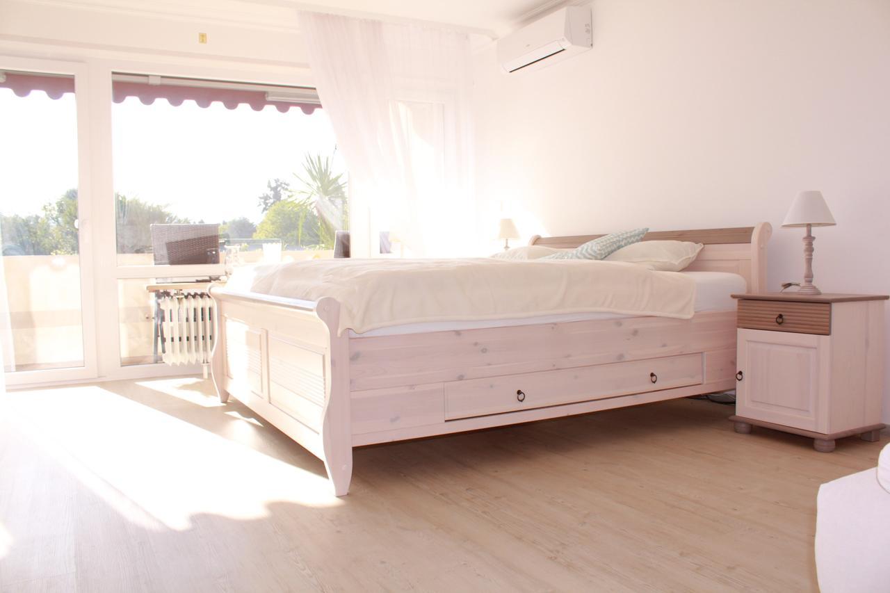 באד קרוצינגן Mariaprimavera Apartment Am Kurpark Mit Schwarzwaldblick * * * * מראה חיצוני תמונה