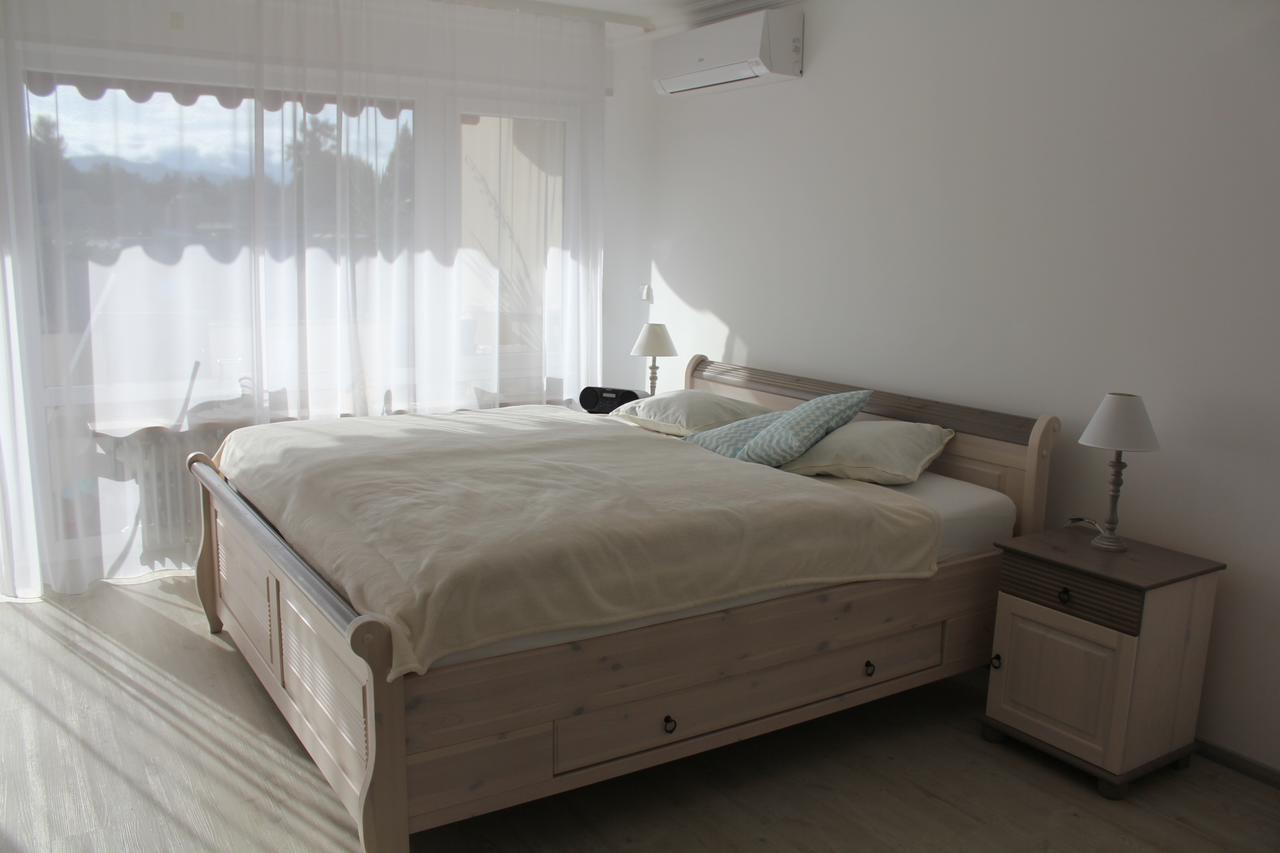 באד קרוצינגן Mariaprimavera Apartment Am Kurpark Mit Schwarzwaldblick * * * * מראה חיצוני תמונה